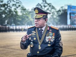 Polri Gelar Upacara Hari Bhayangkara Ke-80 di Satlat Korbrimob Cikeas